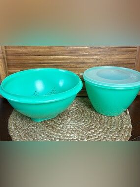 Vintage Tupperware Bundle — Jadeite Mint Green  2 Pieces